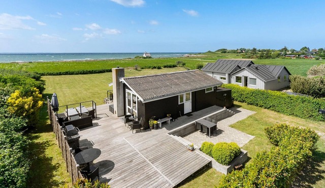 2 bedroom amazing home in Martofte