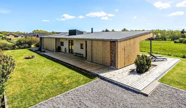 2 bedroom amazing home in Vinderup