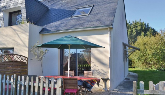 2 bedroom amazing home in Plomeur