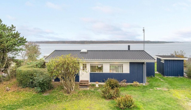 2 bedroom amazing home in ølsted