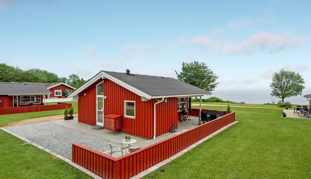 2 bedroom amazing home in Sydals