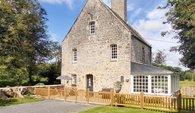 2 bedroom amazing home in Auxais