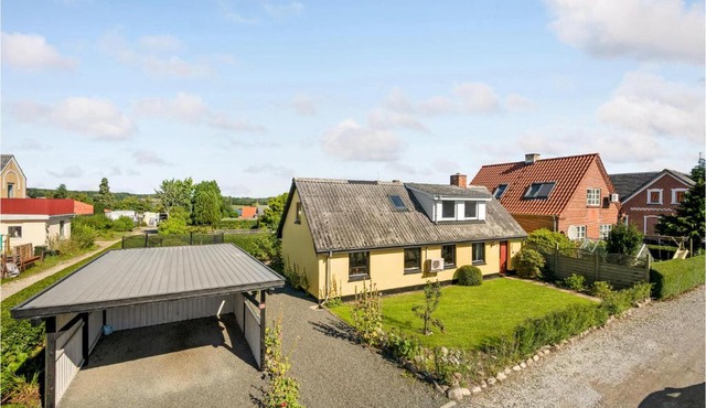 2 Bedroom Amazing Home In Ørum Djurs