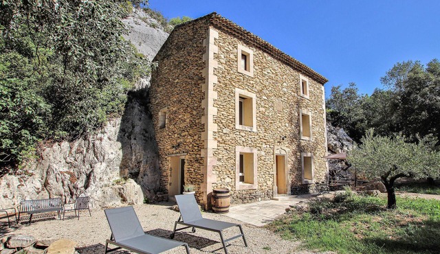 2 bedroom amazing home in Apt