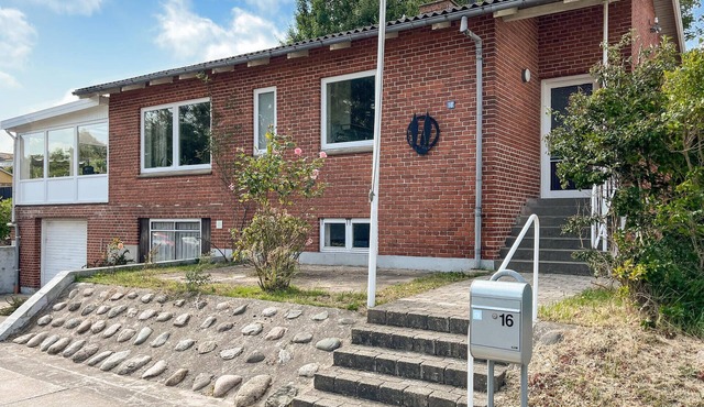 2 bedroom amazing home in Asaa