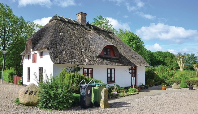 2 bedroom amazing home in Kruså