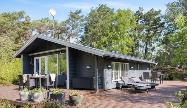 2 bedroom amazing home in Nexø