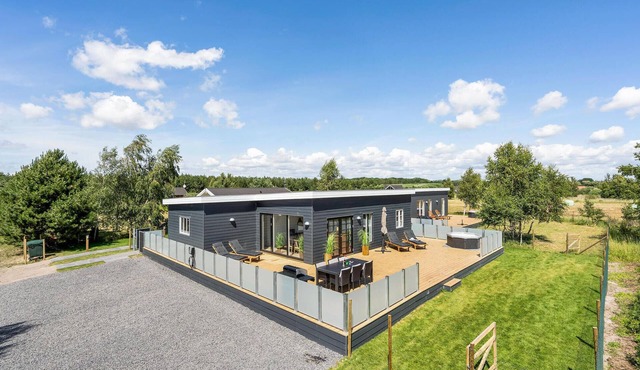 2 bedroom amazing home in Rødby