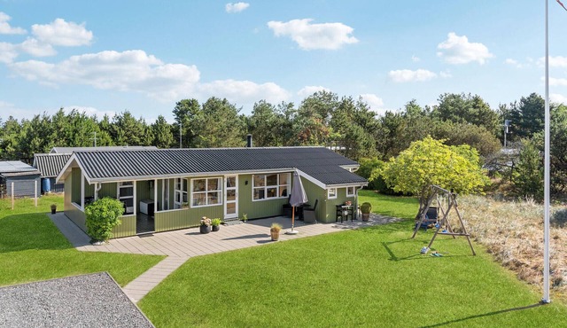 2 bedroom amazing home in Sæby