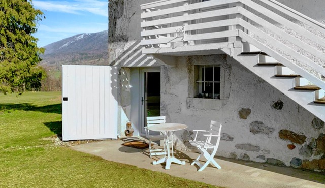2 bedroom amazing home in Cusy