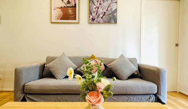 2 Bedroom Apartment close to Olympic Park. Enjoy Waterfront Living