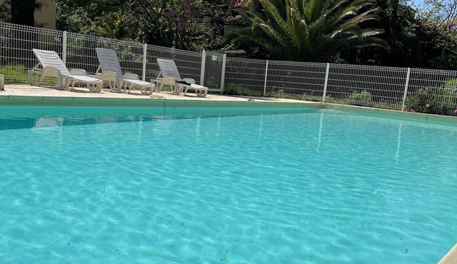 2 Bedroom Apartment in Alignan-du-Vent