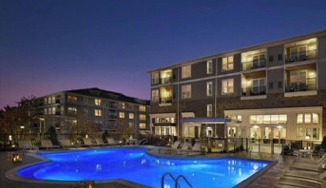 2-Bedroom Apartment - 7-day min. - Background check/Lease Required