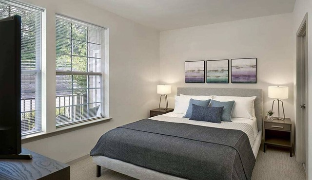 2-Bedroom Apartment - 7-day min. - Background check/Lease Required