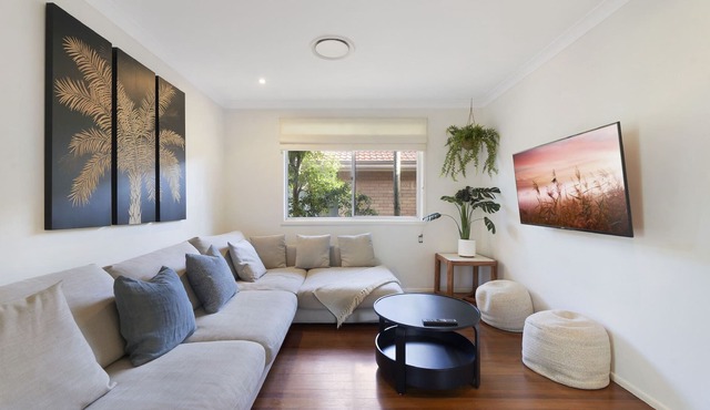 2-Bedroom Apartment Near the Beach with a BBQ