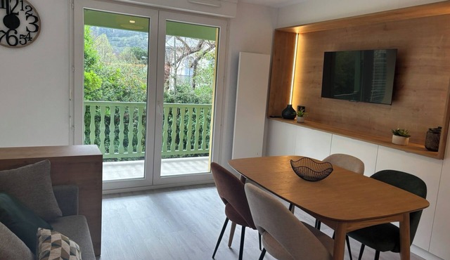 2-bedroom apartment 6 people with balcony Luz Saint Sauveur quiet residence