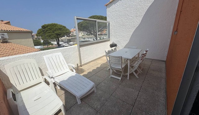 2-Bedroom Apartment, Mezzanine, 6 ppl, Pool, A/C, Port Barcarès