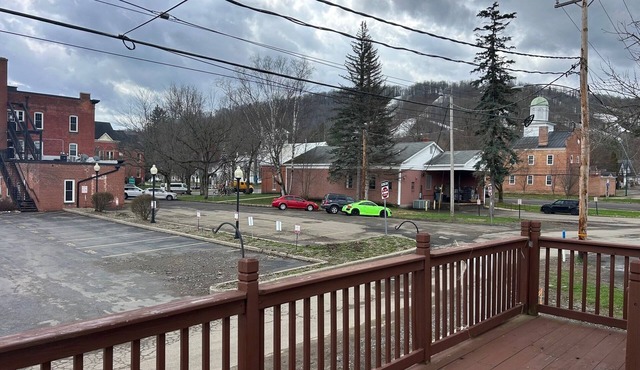 2-bedroom apartment in Village of Ellicottville perfect for your getaway.