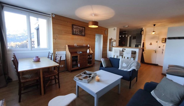 2-bedroom apartment at the foot of the slopes, sleeps 6