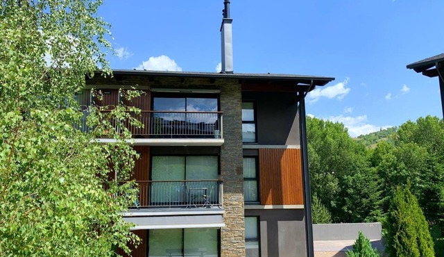 2-bedroom Apartment, 5 guests. Views, Fireplace, Heated swimming pool
