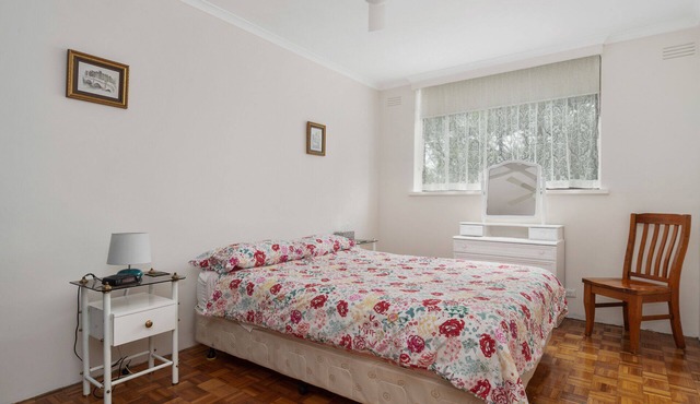 2 Bedroom Apartment, 5 Minute Walk Beach and Shopping Centre