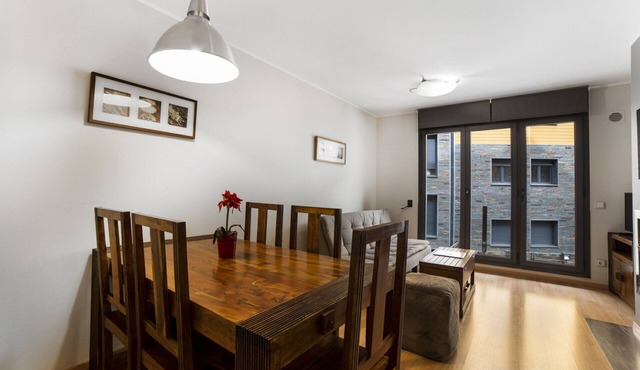 2 Bedroom Apartment next to ski slopes. El Tarter. FLOC 15