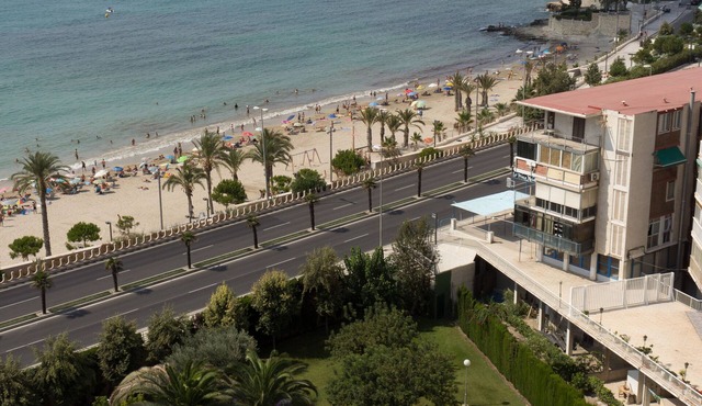 2 bedroom apartment, beach, near downtown, pool, parking