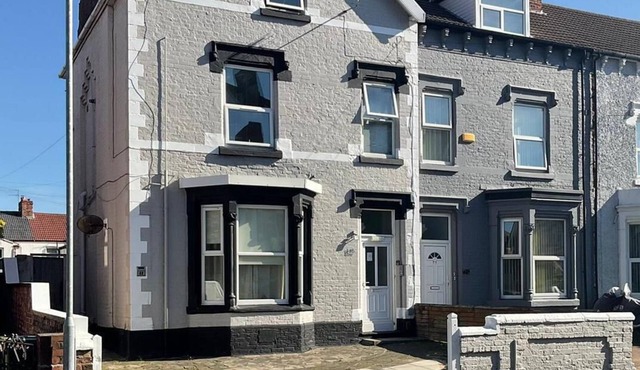 2 Bedroom Apartment - Clarendon 69