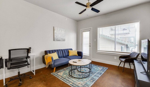 2 Bedroom Apartment Close to Downtown & Baylor Hospital