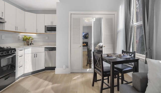 2-bedroom apartment close to downtown and Collegetown