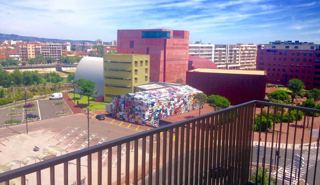 2 bedroom apartment facing the archipelago theater with stunning views 4p WIFI