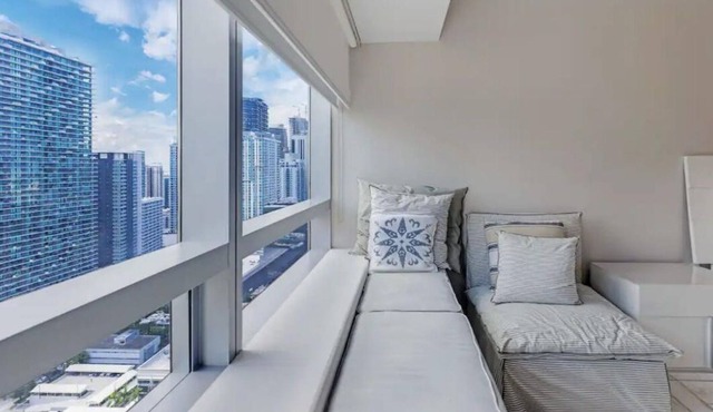 2 Bedroom Apartment Four Seasons