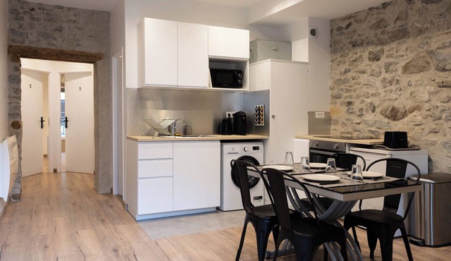 2-bedroom apartment in downtown Bonneville!