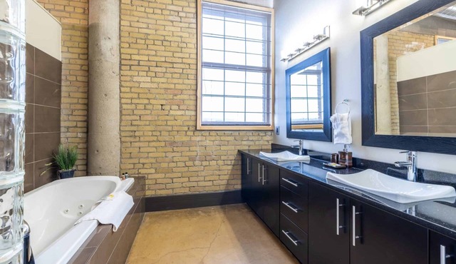2-bedroom apartment in quaint Saskatoon with AC and complimentary gym membership