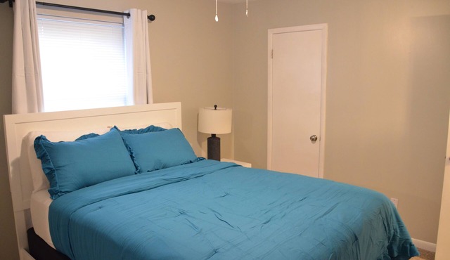 2-bedroom apartment in charming Daleville with WiFi, AC. Enjoy your stay