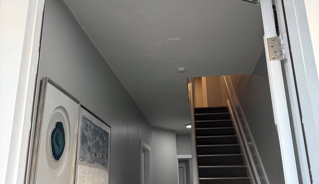 2-bedroom apartment in charming New Haven with AC Apt#1