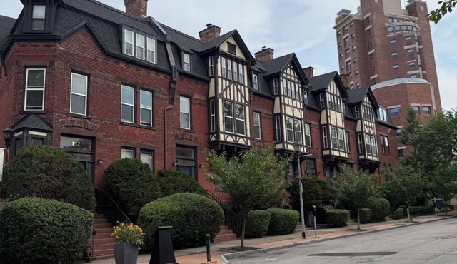 2-bedroom apartment in perfect Rochester with cool AC