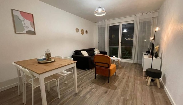 2 Bedroom Apartment in Cenon