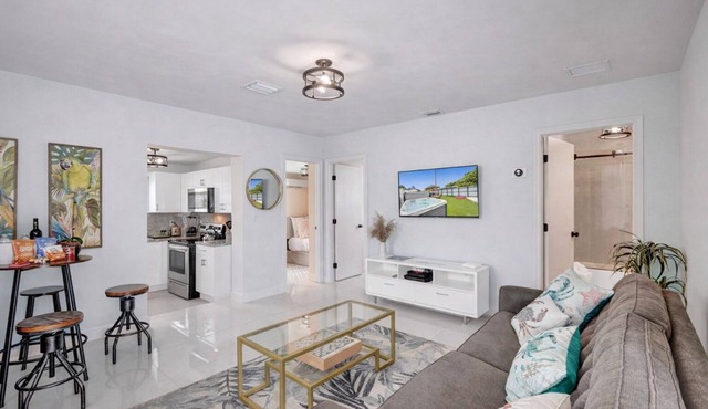 2-bedroom apartment in fantastic Miami with cool AC and comfort