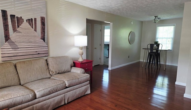 2-bedroom apartment in gorgeous downtown London, Ky