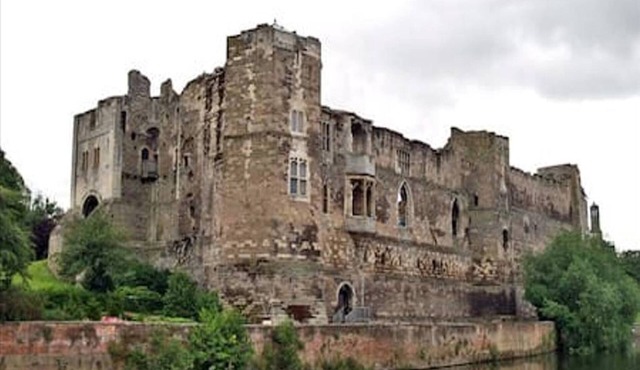 2 Bedroom Apartment in Newark with a secret garden.