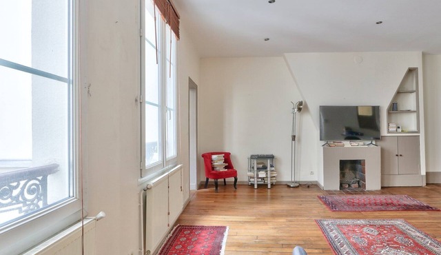 2 Bedroom Apartment in Paris
