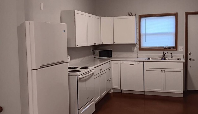 2-bedroom apartment in pleasant Lewis with air conditioning