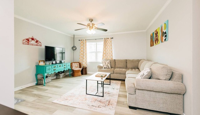 2-bedroom apartment in South Tampa with King Bed!