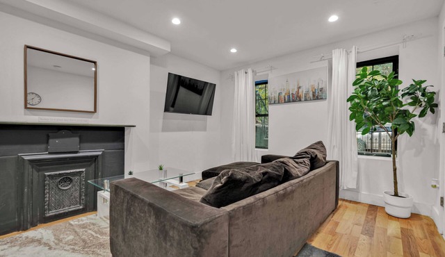 2-bedroom apartment in adorable Brooklyn
