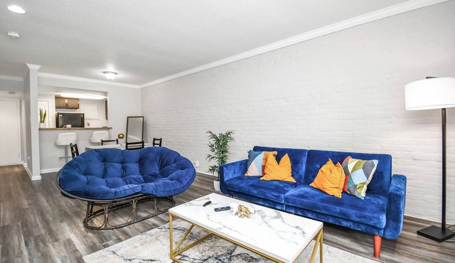 2 Bedroom Apartment in Central Houston