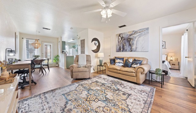 2-bedroom apartment in delightful Killeen with WiFi, AC