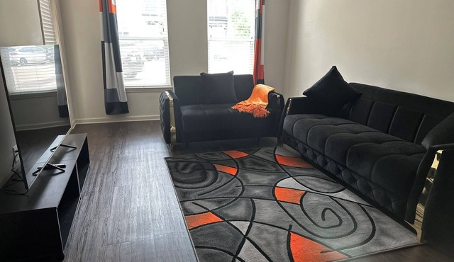 2-bedroom apartment in tranquil Madison with WiFi, fitness room, AC