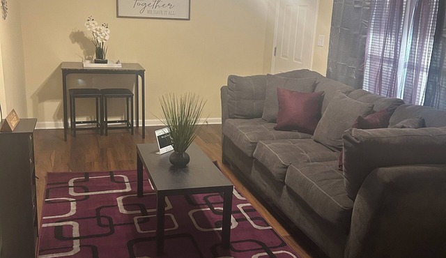 2-bedroom apartment in serene Memphis with cool AC breeze