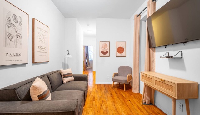 2-Bedroom Apartment in Hells Kitchen - Manhattan!